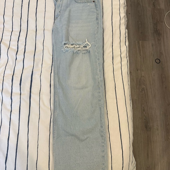 Abercrombie 90s Relaxed High Rise Jeans - Picture 4 of 4
